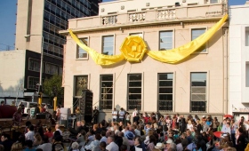 Civic and government leaders addressed the crowd of one thousand, welcoming the new Scientology Life Improvement Centre to the Braamfontein district of Johannesburg.